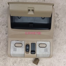 Đèn trần trong xe Cefiro